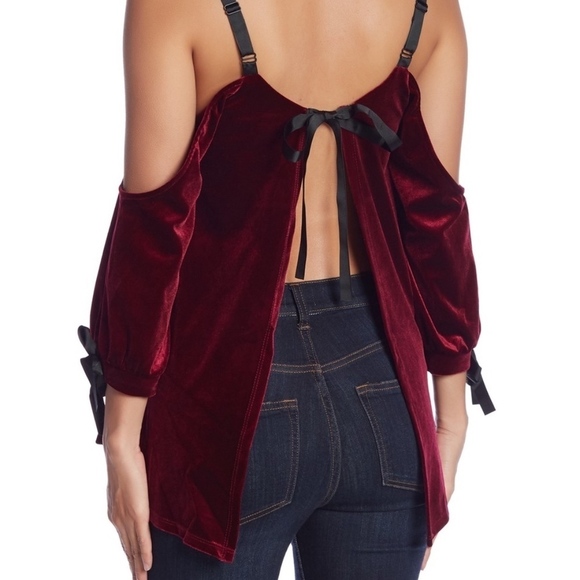 Romeo&Juliet Couture Cold Shoulder Velvet Top - Picture 2 of 2